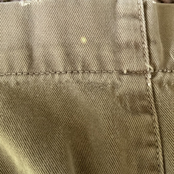 AEO Distressed Cargo Shorts lt Olive Green/ Brown - Picture 8 of 9